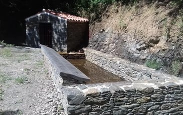 Visite libre des fontaines de la Minerie et du Lavarie avec son lavoir