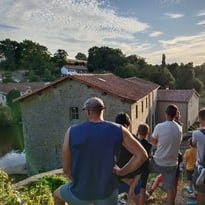 Visite de cette charmante Petite Cité de Caractère® nichée sur les rives de la Sèvre Nantaise