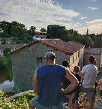 Visite de cette charmante Petite Cité de Caractère® nichée sur les rives de la Sèvre Nantaise