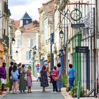 Découverte de la rue des Loges