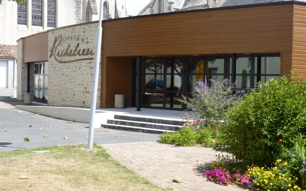 Salle Richelieu Saint Denis la Chevasse