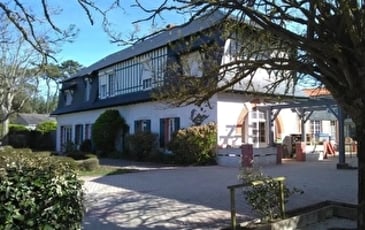 Villa et Colonie Ker Netra