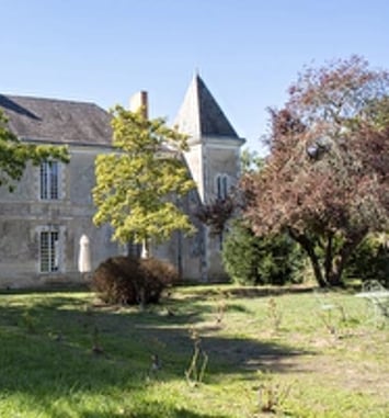 Le Logis et la Grange du Fenestreau