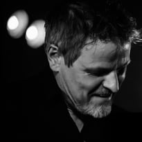 Tom McRae (solo)