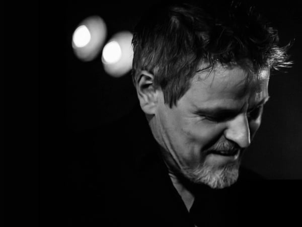 Tom McRae (solo)